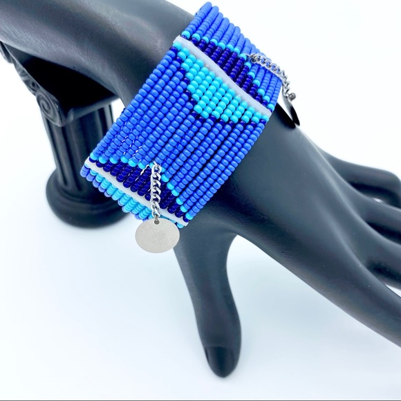 Artisan Handcrafted Blue Seed Bead Silver Tone Dangle Southwestern Wire Bracelet - Picture 8 of 11